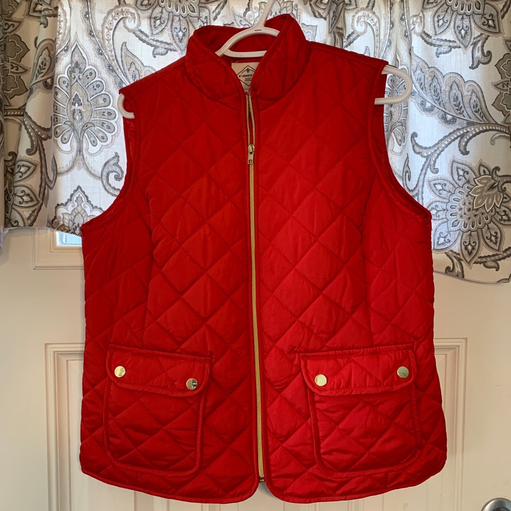 St John’s Bay Womens Red Puffer Vest size Large